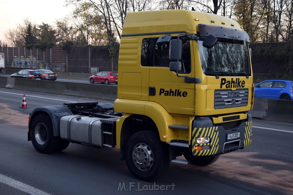 VU LKW A 4 Rich Aachen hinter Rodenkirchener Bruecke P36.JPG - Miklos Laubert